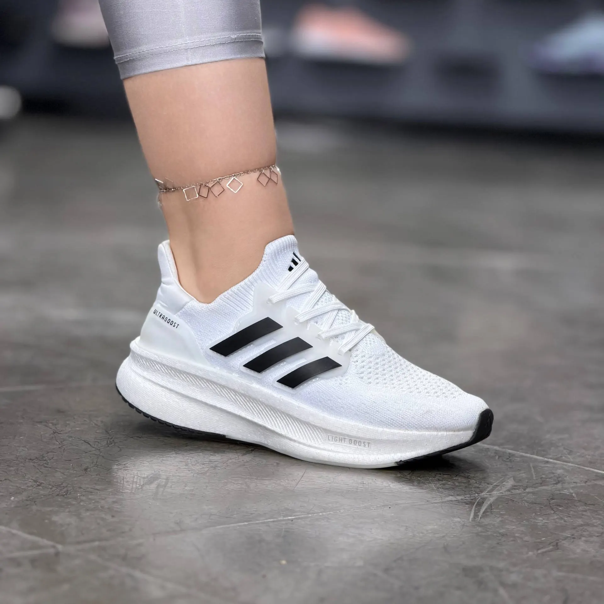 کتونی آدیداس مدل LIGHT BOOST