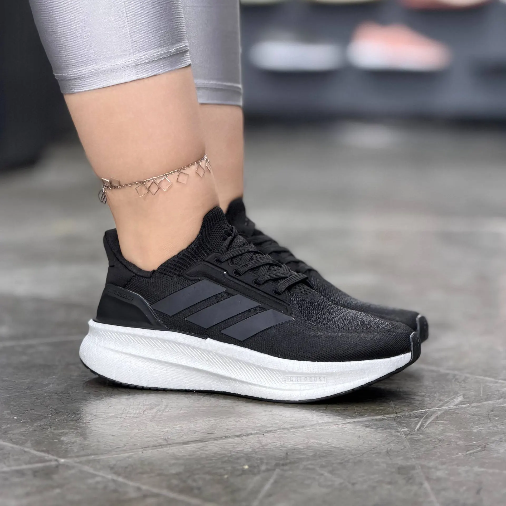 کتونی آدیداس مدل LIGHT BOOST (مشکی)